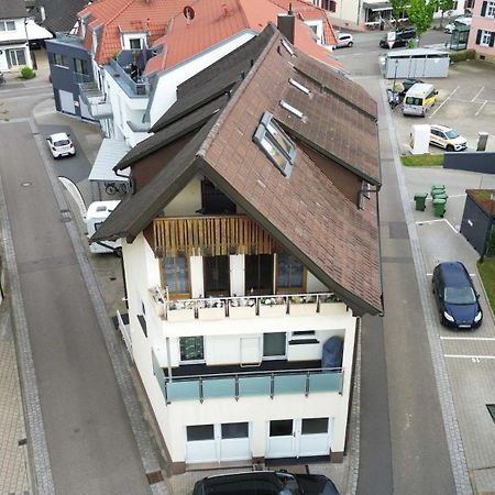 Hotel Am Hindenburgplatz 亚蓬威e尔 外观 照片