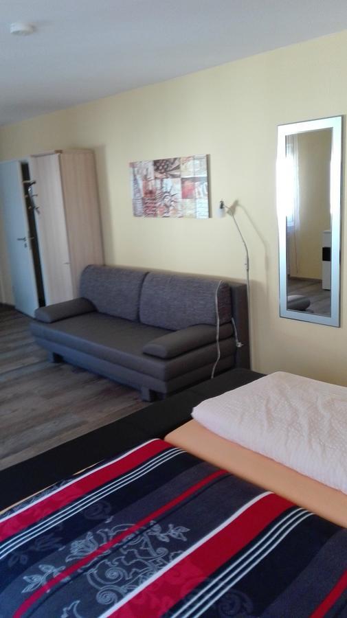 Hotel Am Hindenburgplatz 亚蓬威e尔 外观 照片